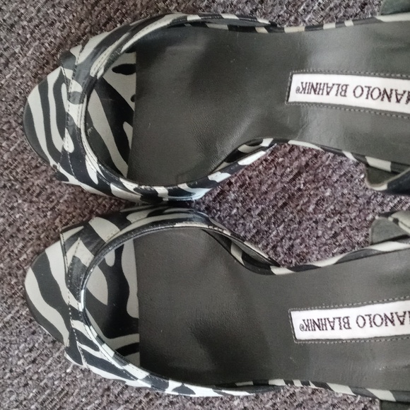 🦓Manolo Blahnik🦓 - Gray/Black Zebra Print Leather D'Orsay Pumps - Picture 6 of 16